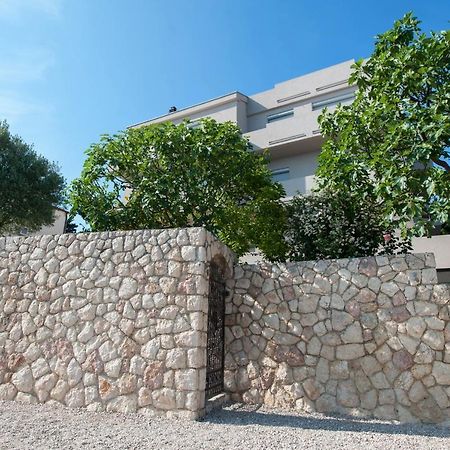 Maruna House Maslenica Luaran gambar